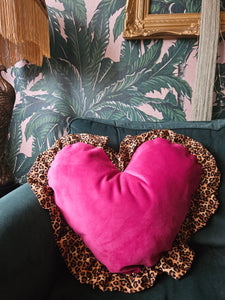 Kitsch..... hot pink velvet heart Cushion